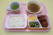 ８月３０日(水)３歳児からの給食(たんぽぽ２組)